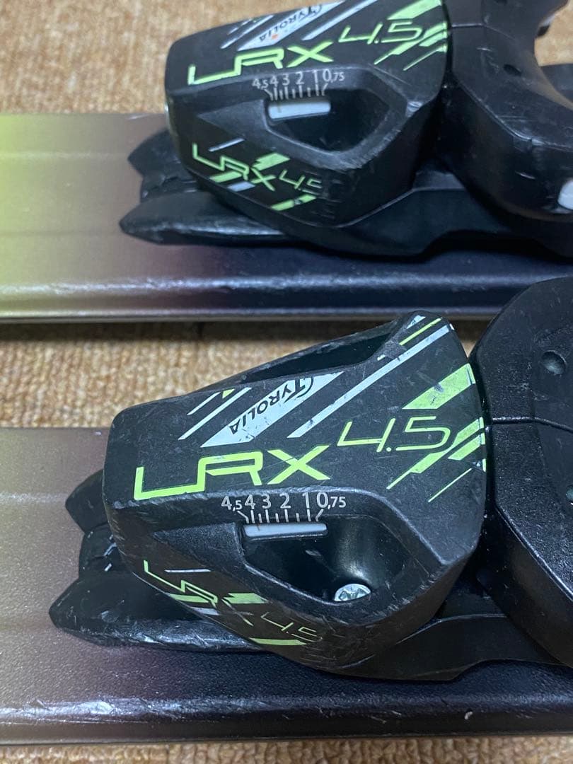 キッズ ★Hart スキー板137cm、ビンディング、ストックの3点セット