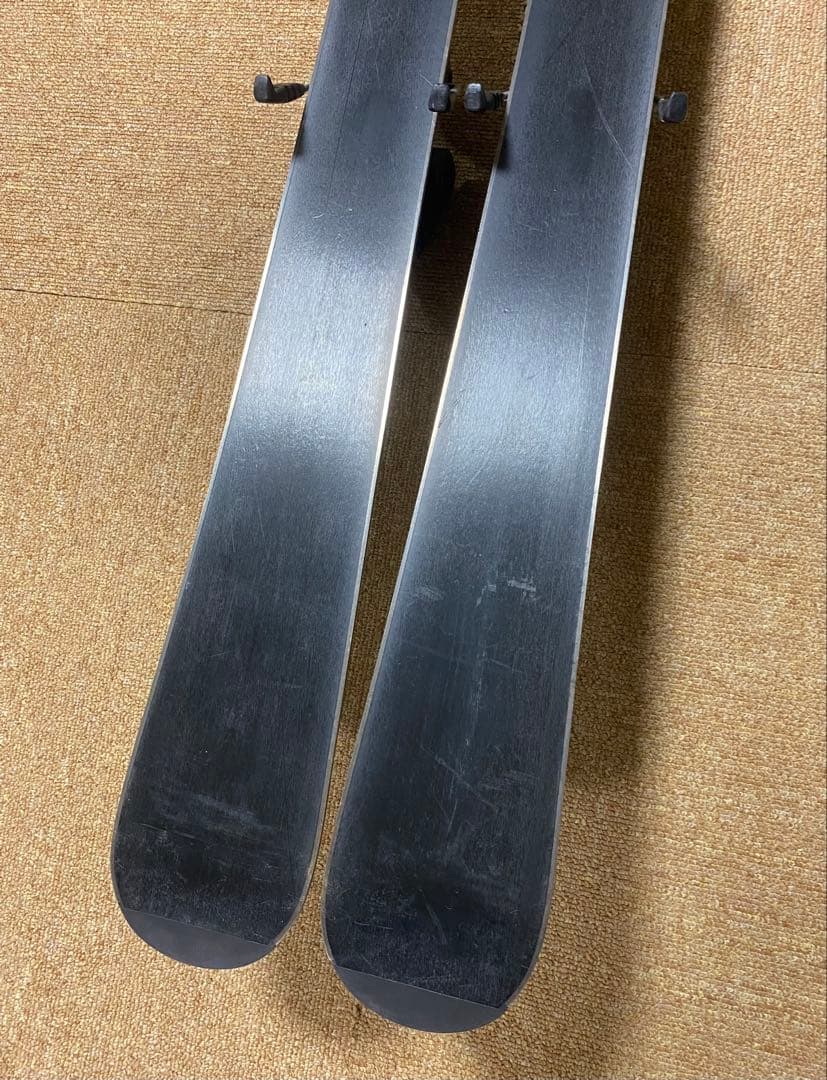 キッズ ★Hart スキー板137cm、ビンディング、ストックの3点セット