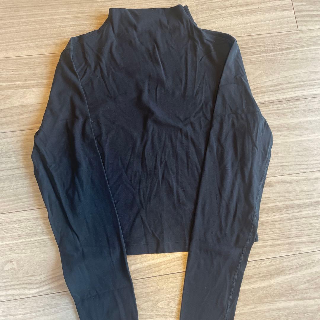 【即完売品】Lululemon クロップ　カットソー　ハイネック　サイズ6