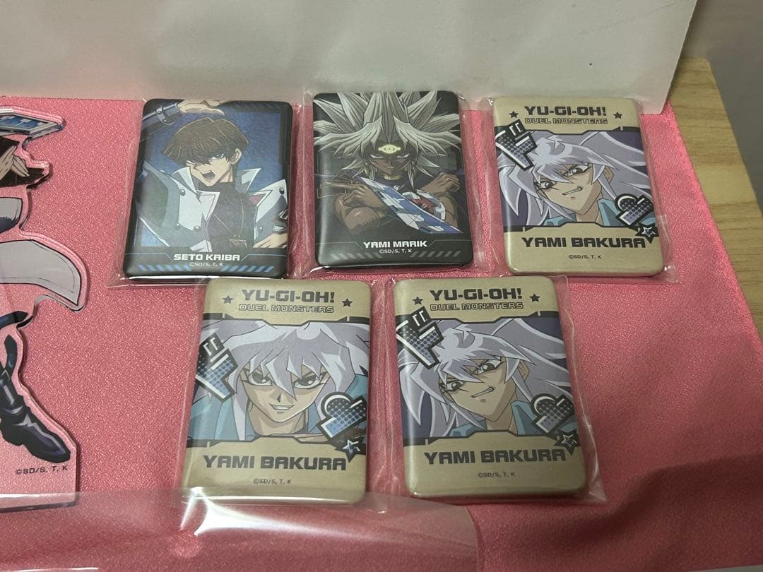 遊戯王　アクリルスタンド　缶バッジ　まとめ売り