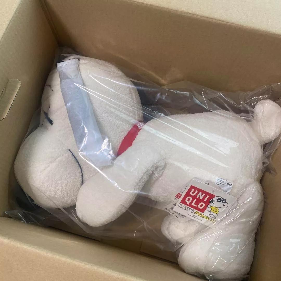 新品　ユニクロ　スヌーピー　カウズ　ぬいぐるみ　Mサイズ　kaws
