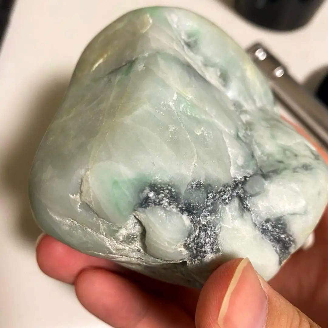 糸魚川翡翠　上質　白緑　小滝圧砕　1053g