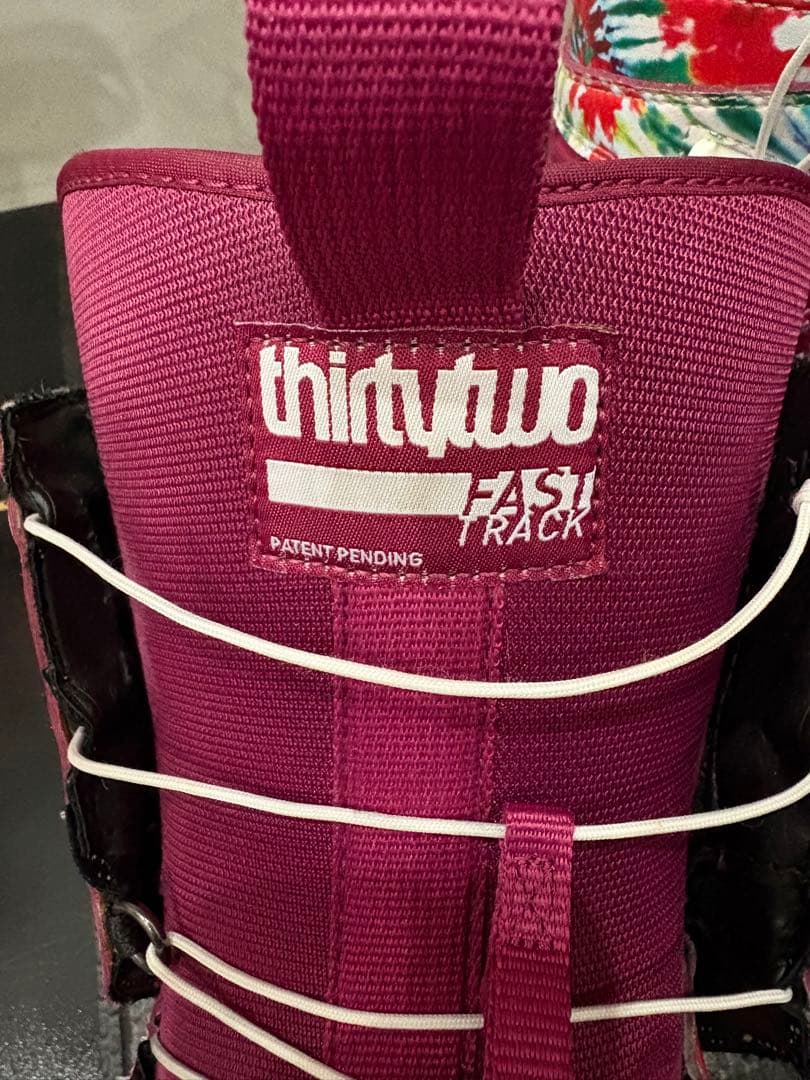 スノーボード　ブーツ　thirty two レディース