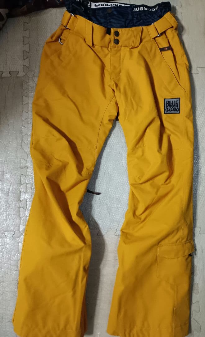 BLUE BLOOD スノーボードウェア　上Mサイズ　下Sサイズ　セット