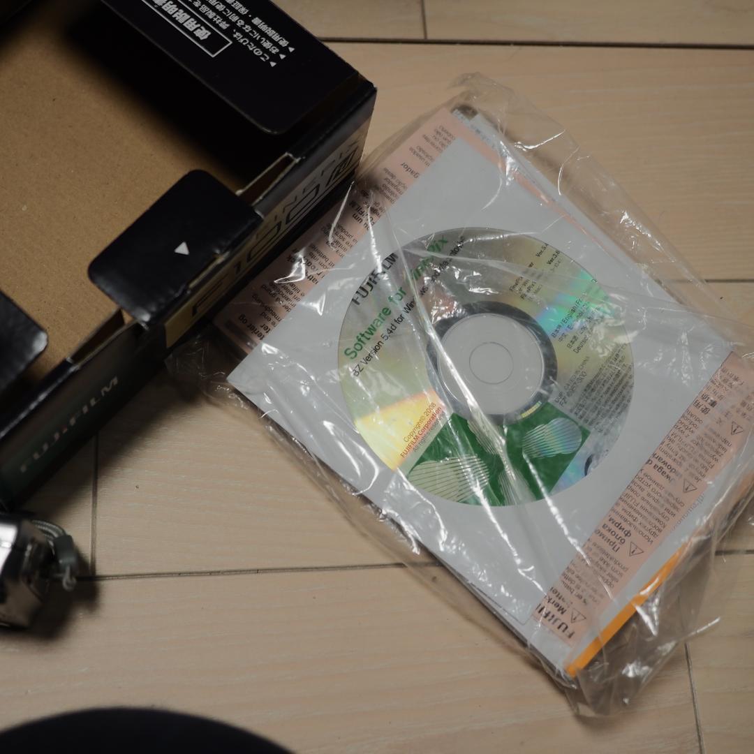 FUJIFILM FINEPIX F100fd シルバー 箱付