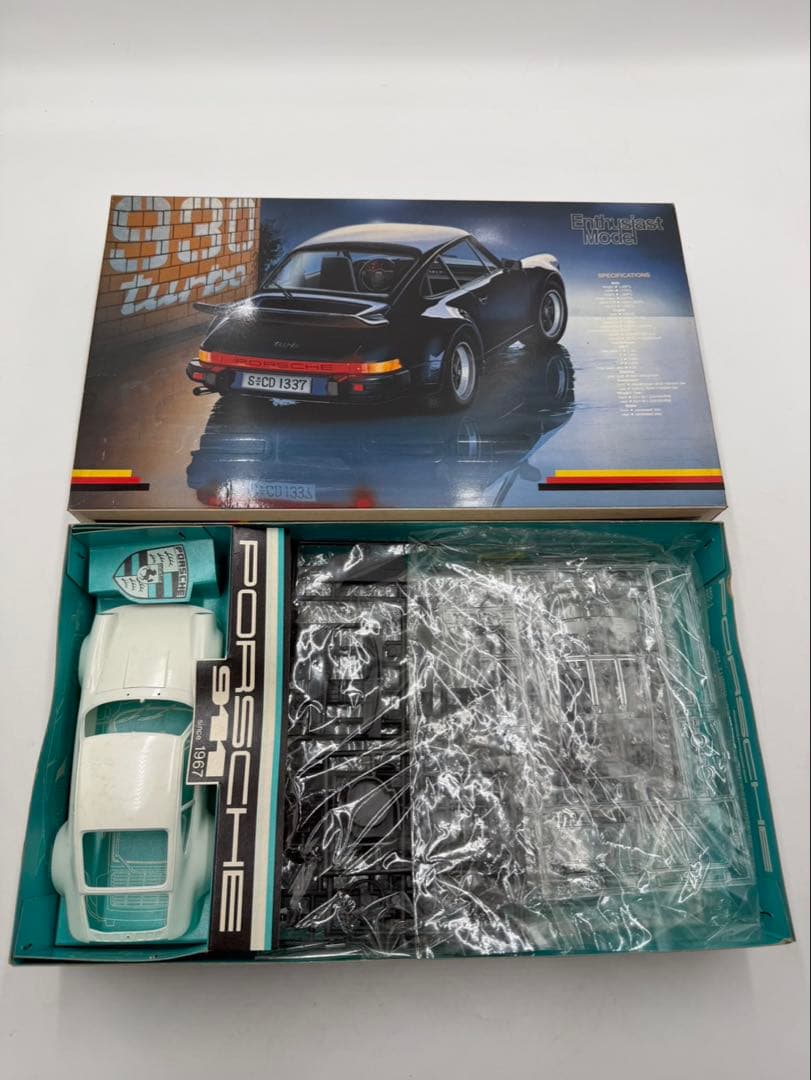 FUJIMI ディアブロ　ポルシェ　カウンタック　プラモデル