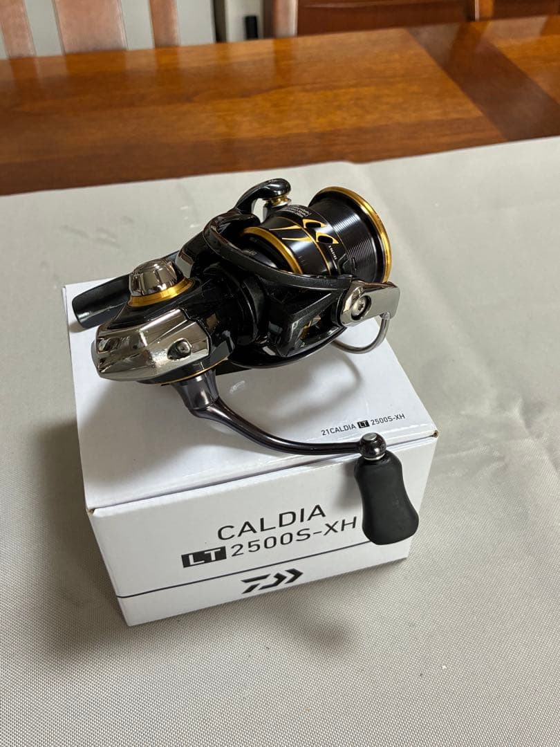 CALDIA LT 2500S-XH スピニングリール