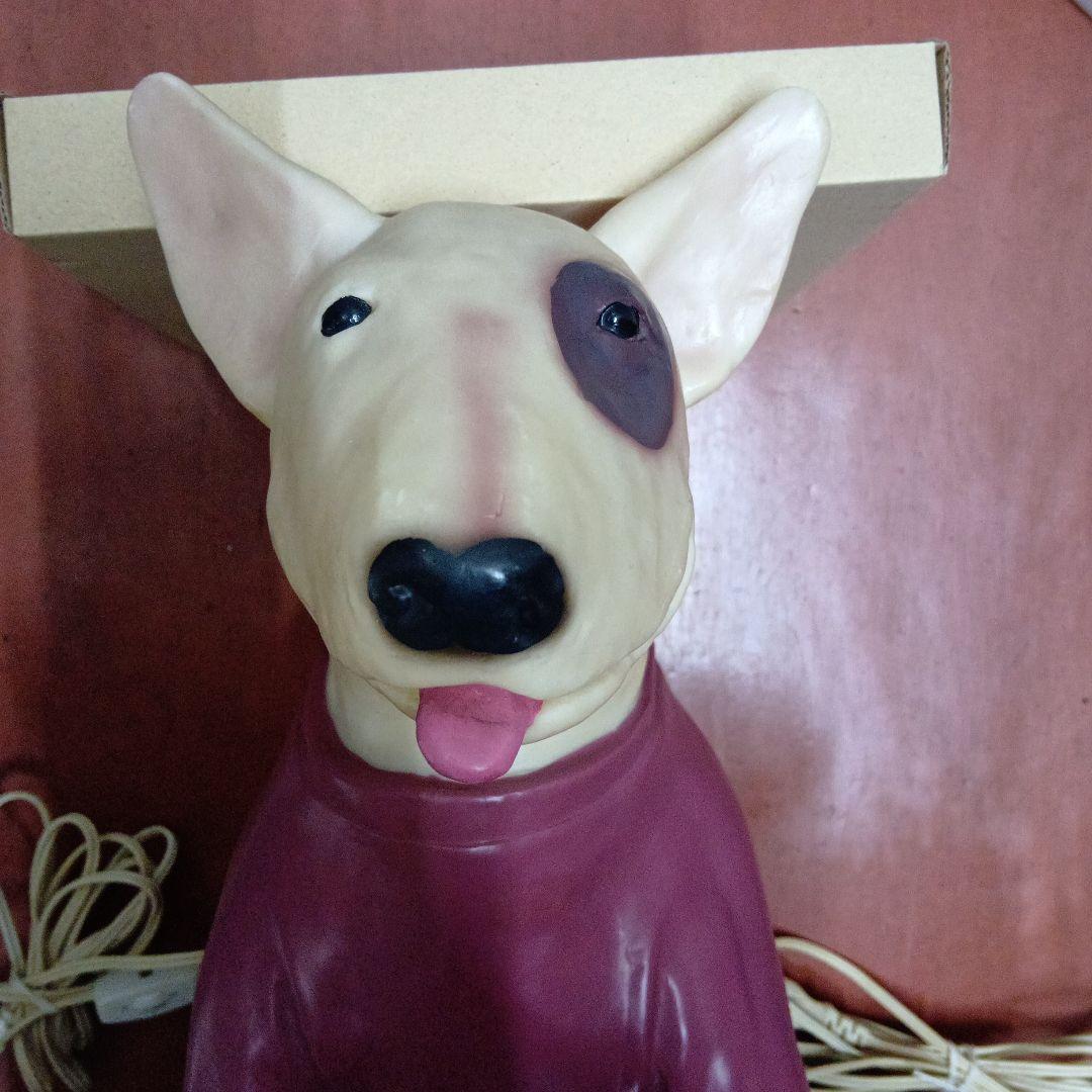 犬のフィギュア 紫色のセーター