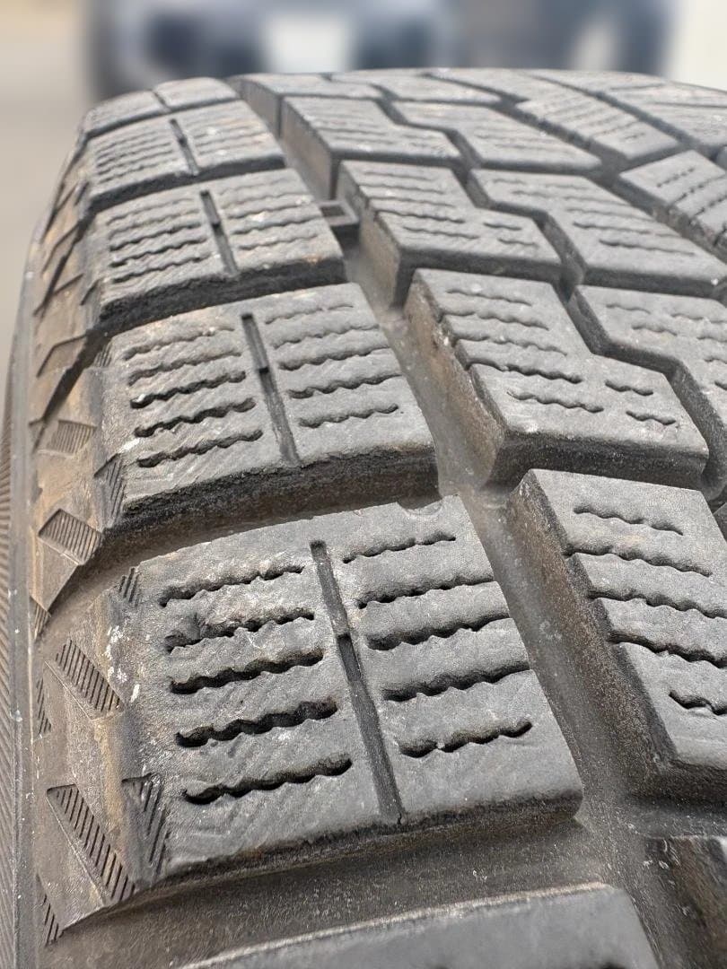 【送料込み】2025年製15インチ スタッドレスタイヤ＆ホイール4本