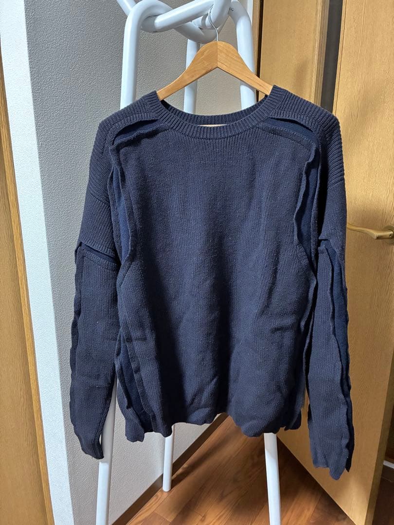 トップス Yoke broken crew neck