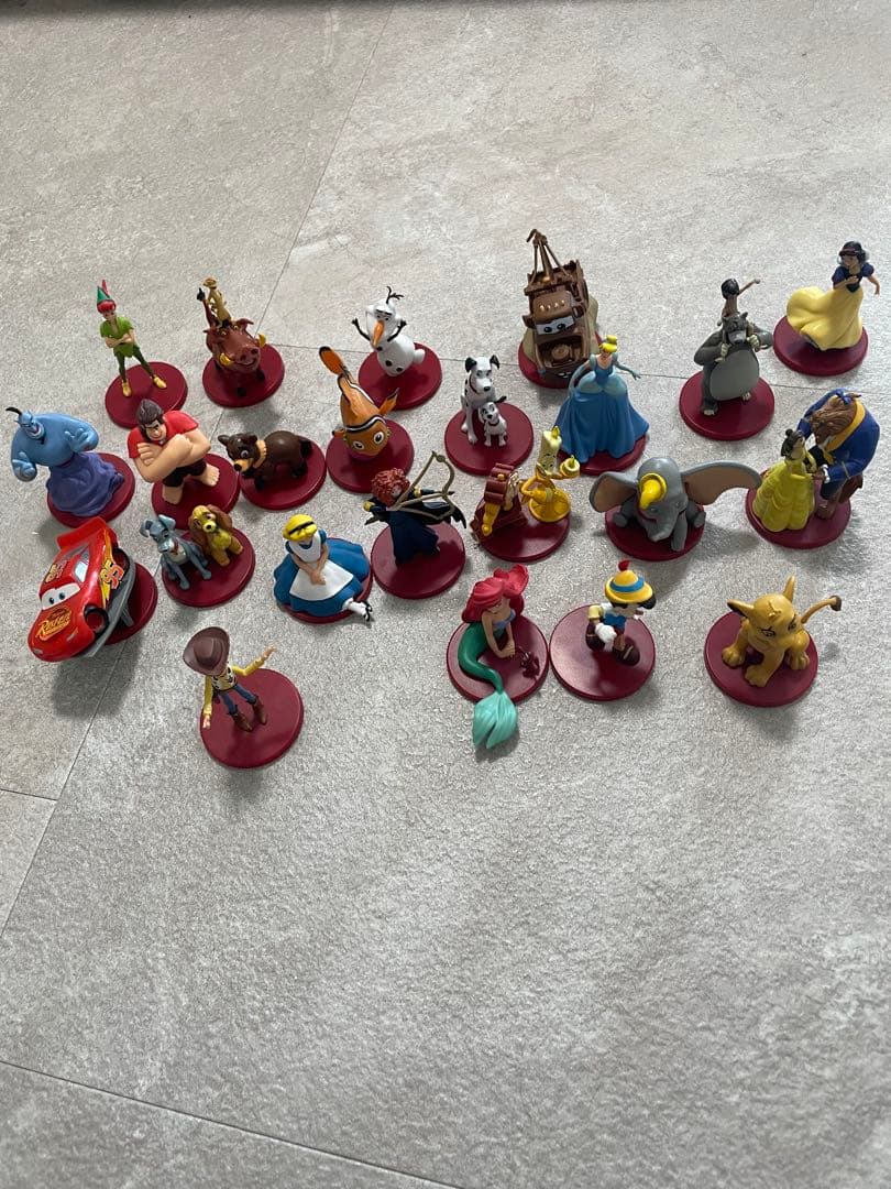 定価13万　ディズニーマジカルオーディオえほん全80巻　フィギュア