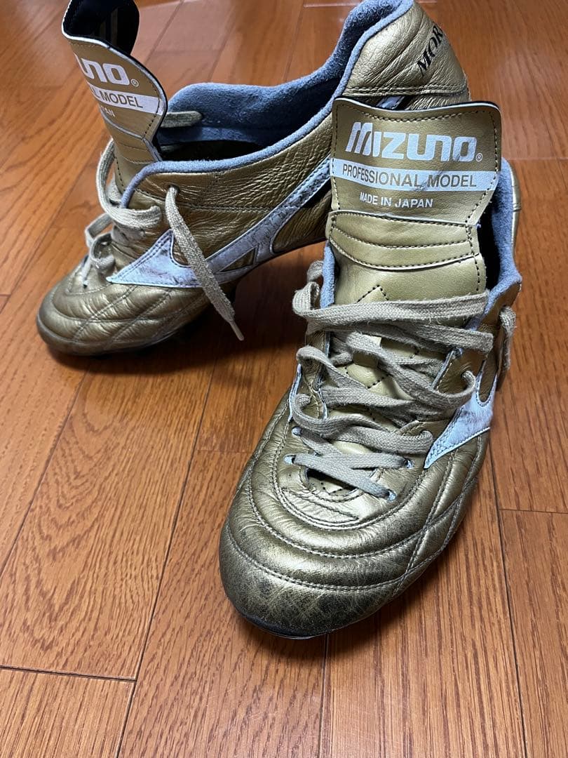 （限定モデル）ミズノモレリア　ゴールド　25.5cm