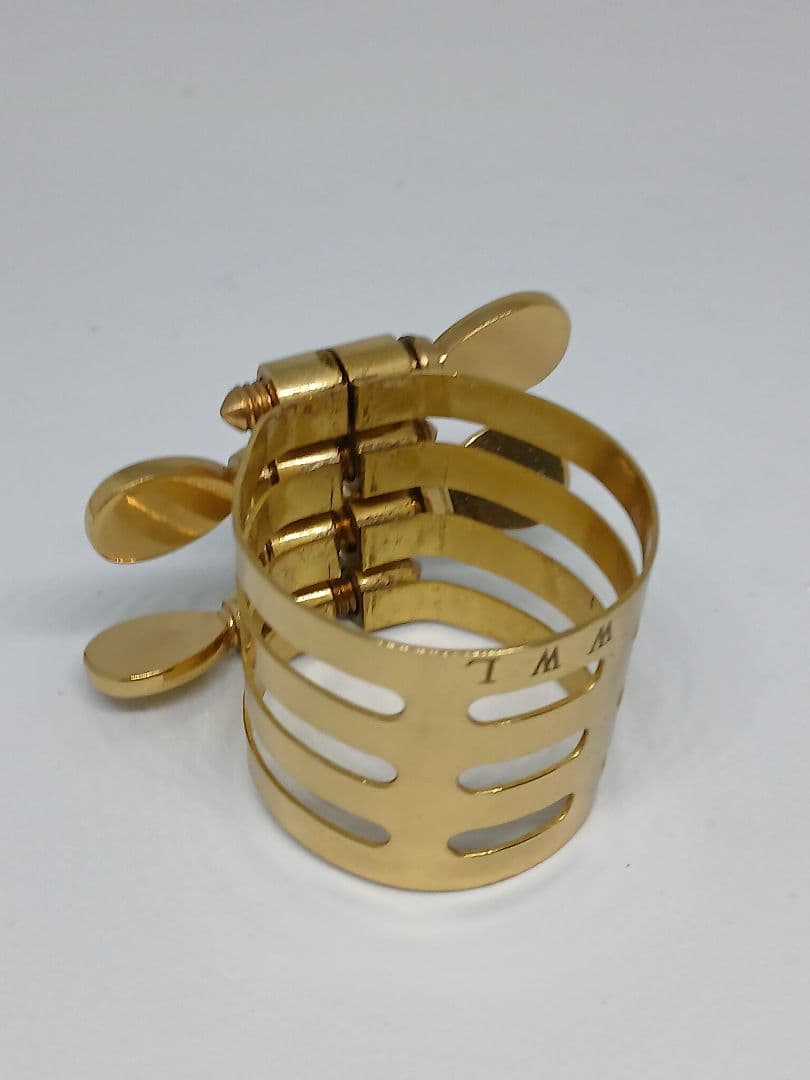 アルトサックス　リガチャー　4ネジタイプ　ハードラバー用　良品！