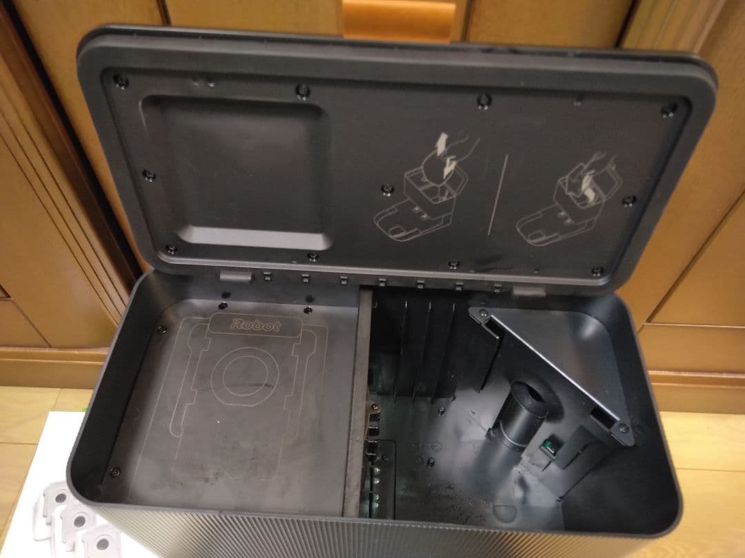 【使用1カ月程度】ルンバij用クリーンベース&専用ダストボックス