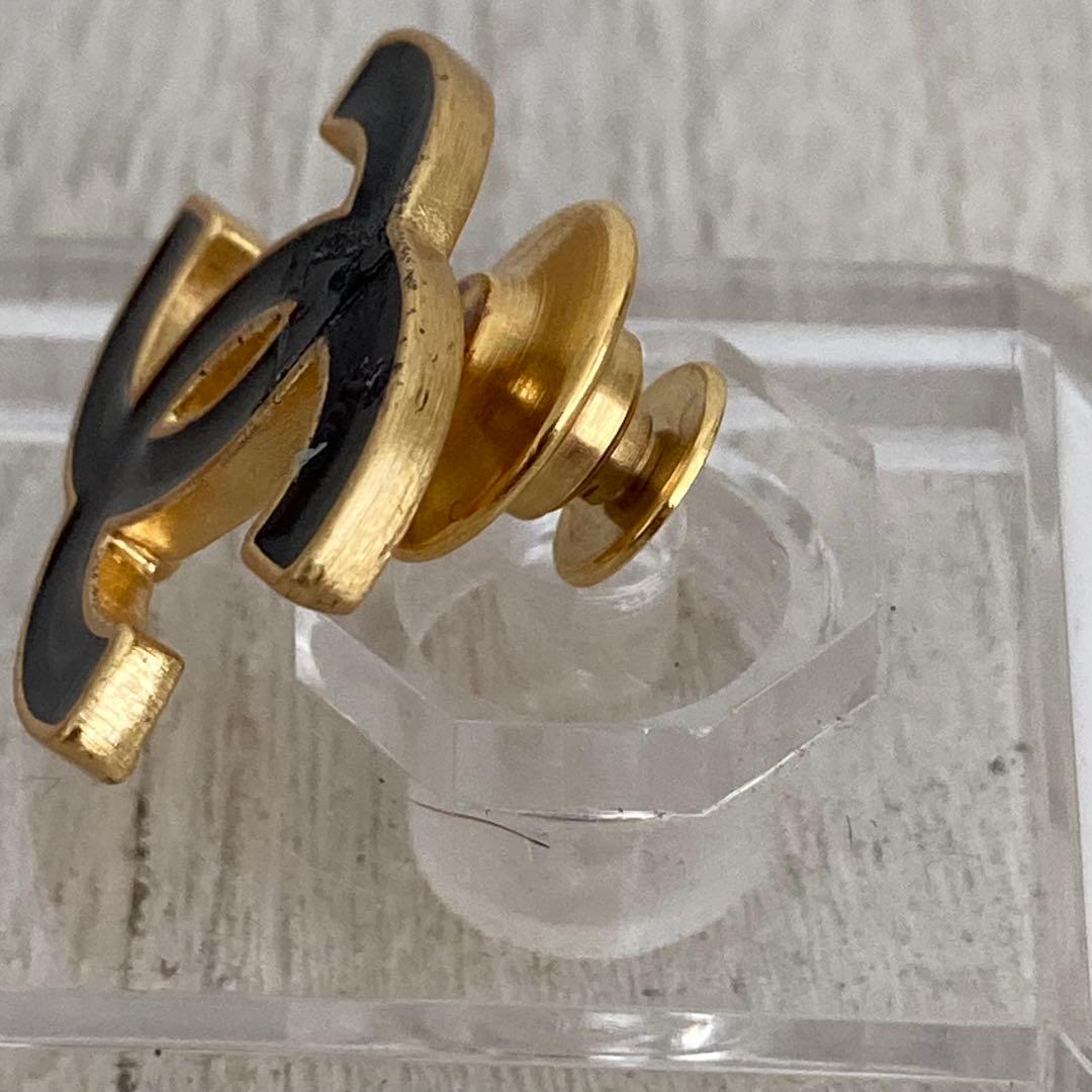 CHANELシャネル ピンブローチココマークブラックCC 02A ゴールドカラー