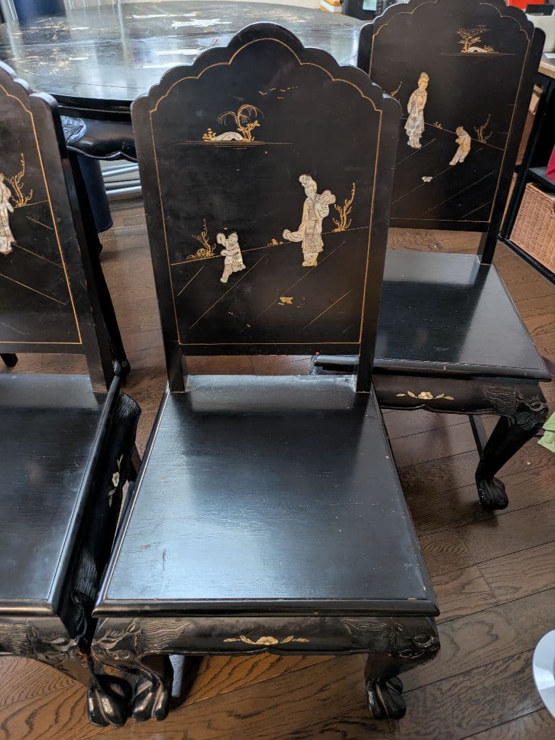 ガ*)様 【賀】黒色漆塗り 円形座卓 金箔装飾　中国