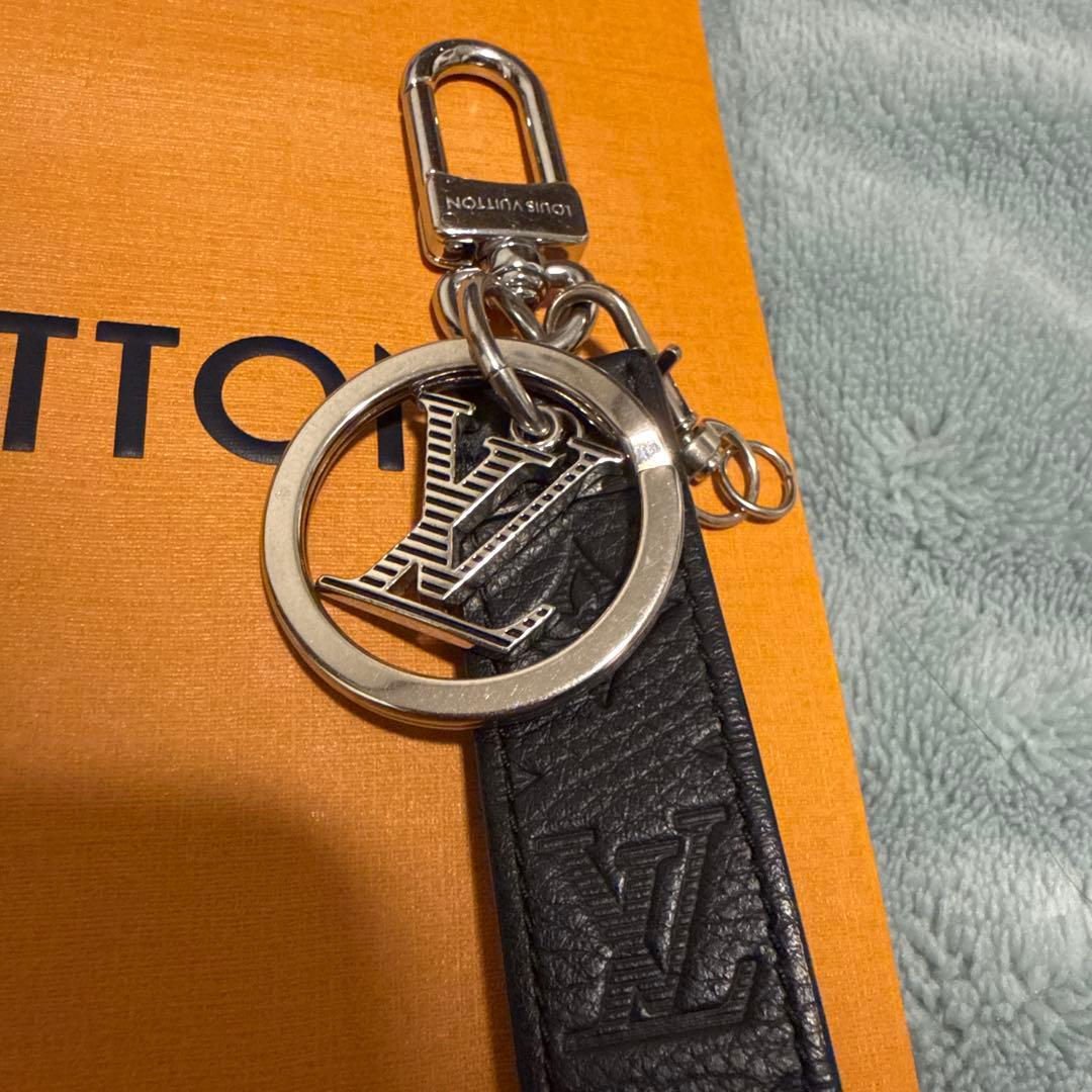 LOUIS VUITTON ブラックレザー キーホルダー　キーリング