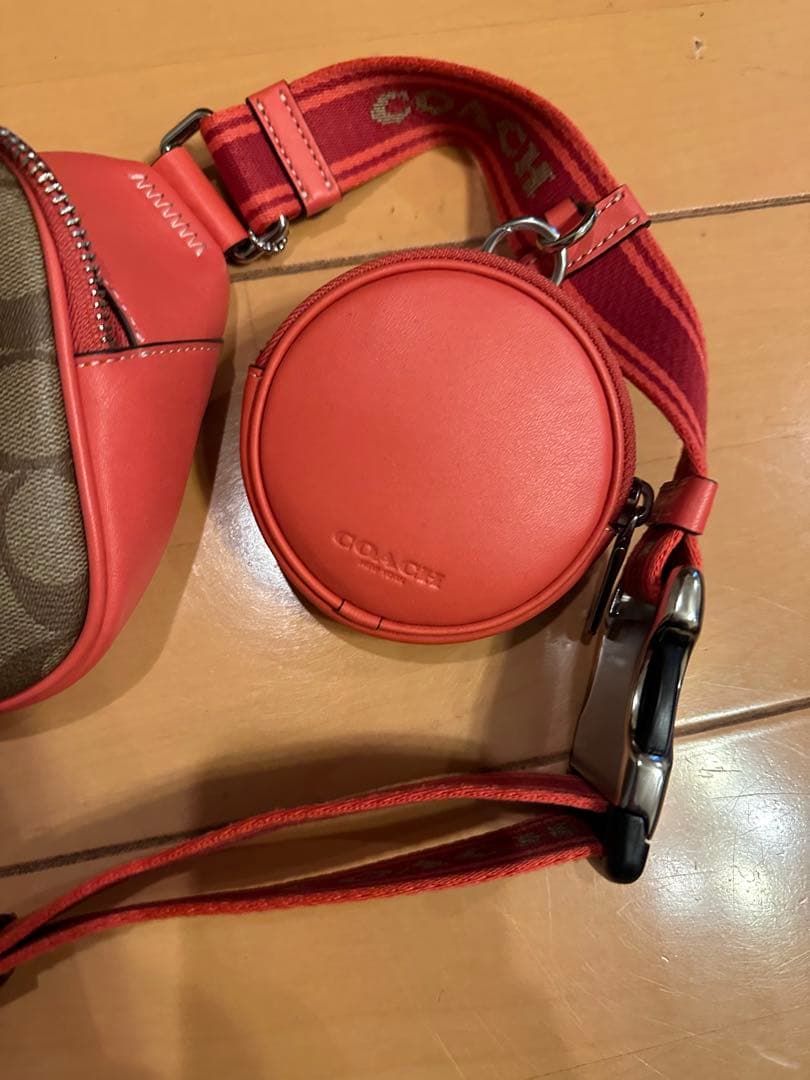 COACH ボディバッグ レッド/ブラウン