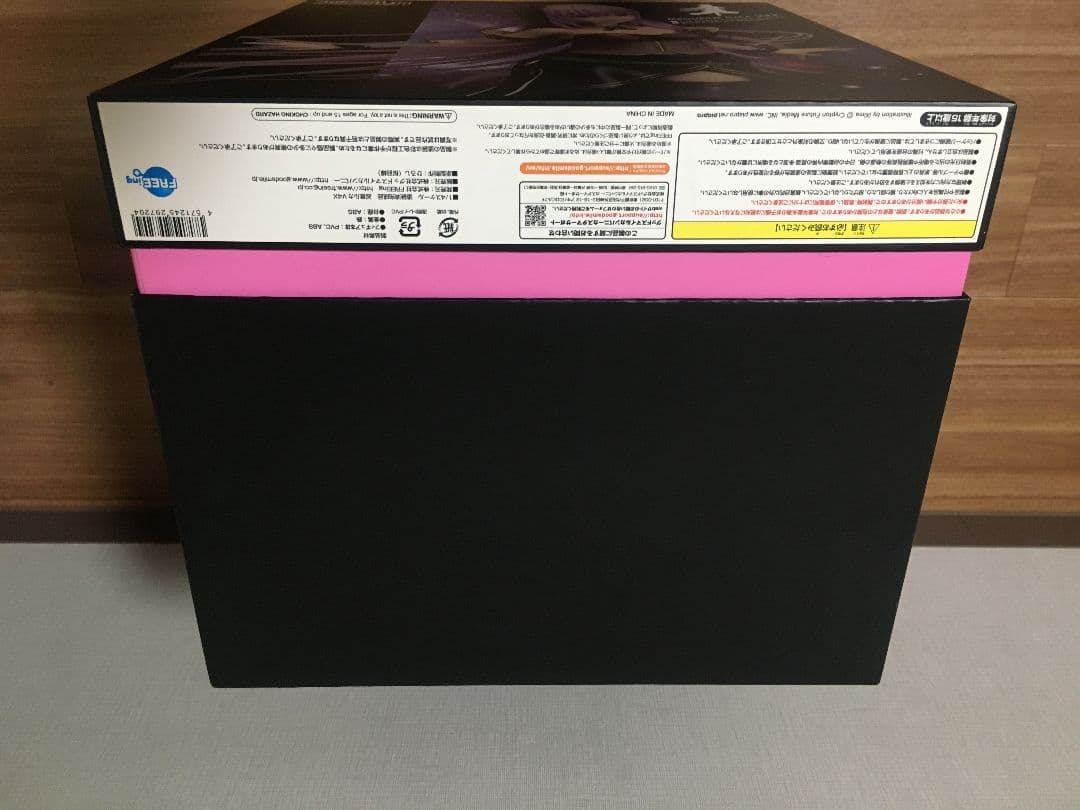 FREEing 巡音ルカ V4X 1/4フィギュア