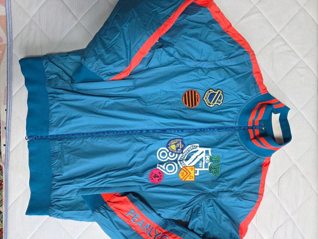 美品パーリーゲイツ蓄熱・防風・撥水中綿リバーシブルジャケット４