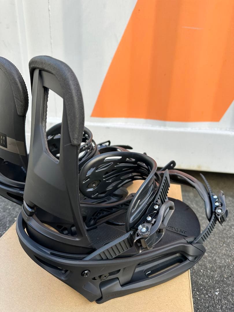 バートンBurton カーテルバインディング　サイズM新品未使用