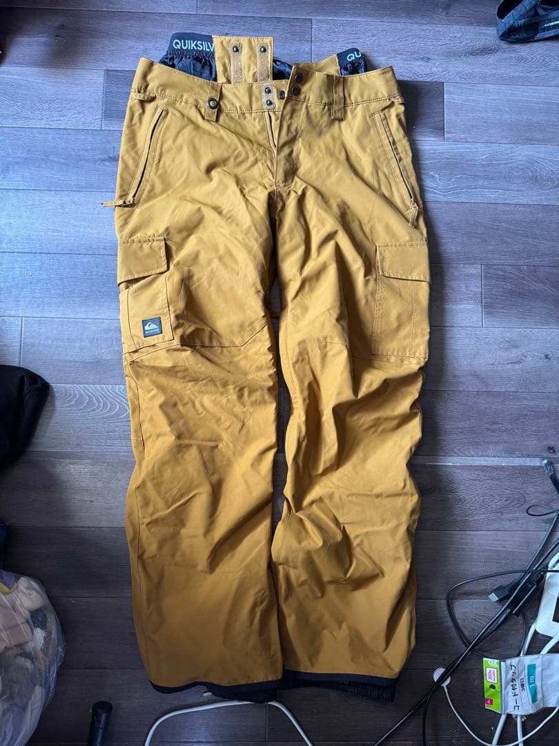 Quiksilverゴアテックス　スノーボードウェアセ　M 上下セット