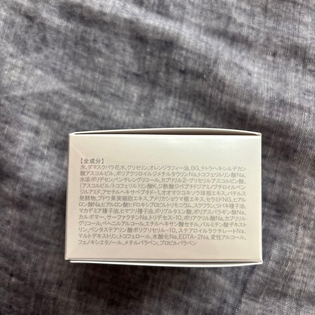 be Kirei モイスチャーブルームクリーム　30g 保湿クリーム