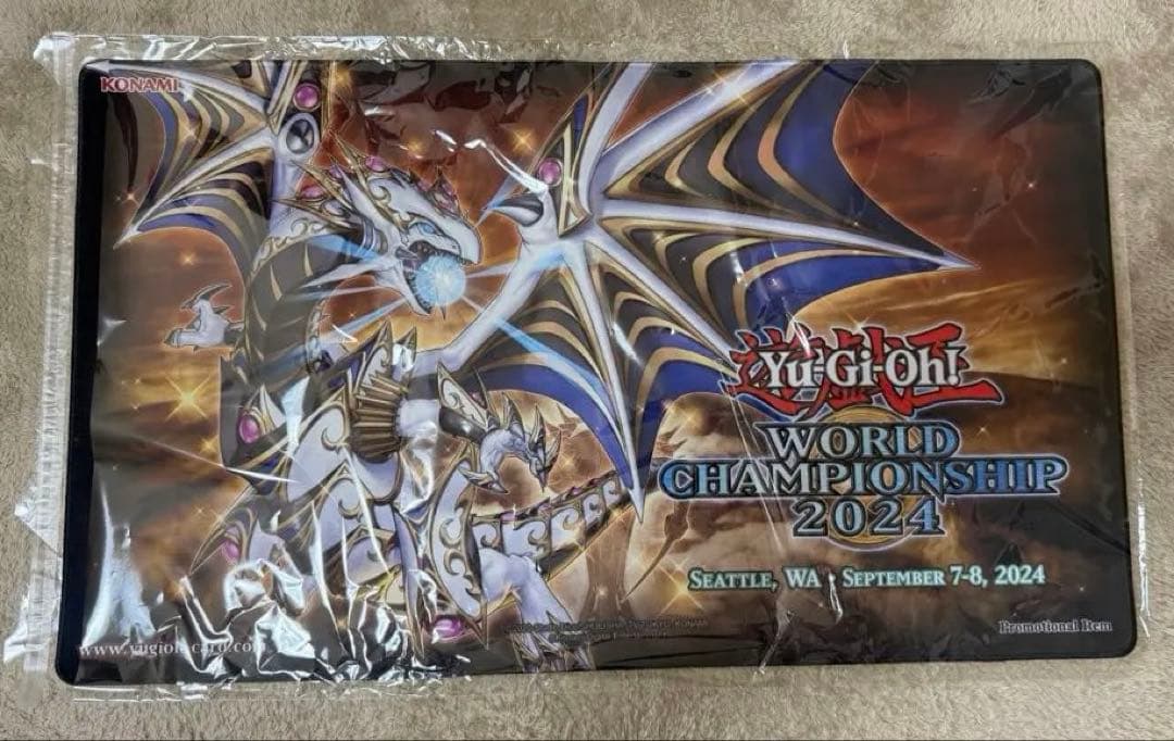 最安値　wcs2024 プレイマット　聖域を守護せし光の竜