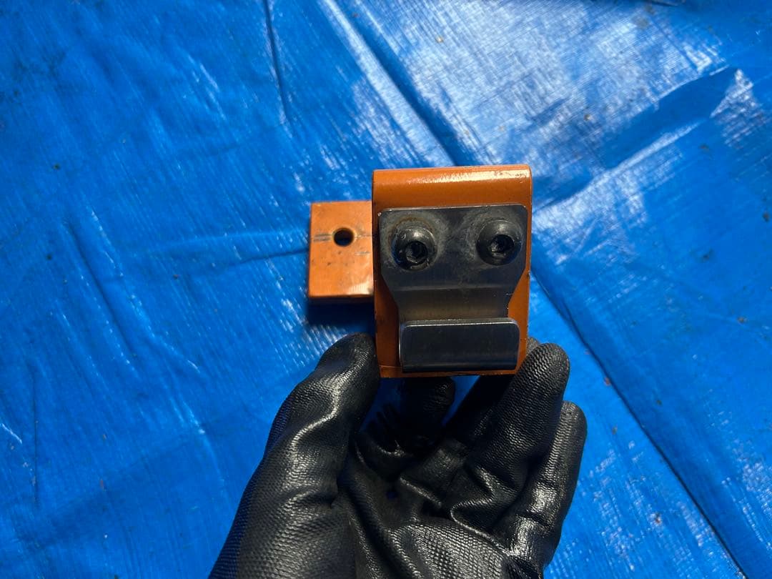 ベルトテンショナー機構　フォークリフト　NSフォークBELT