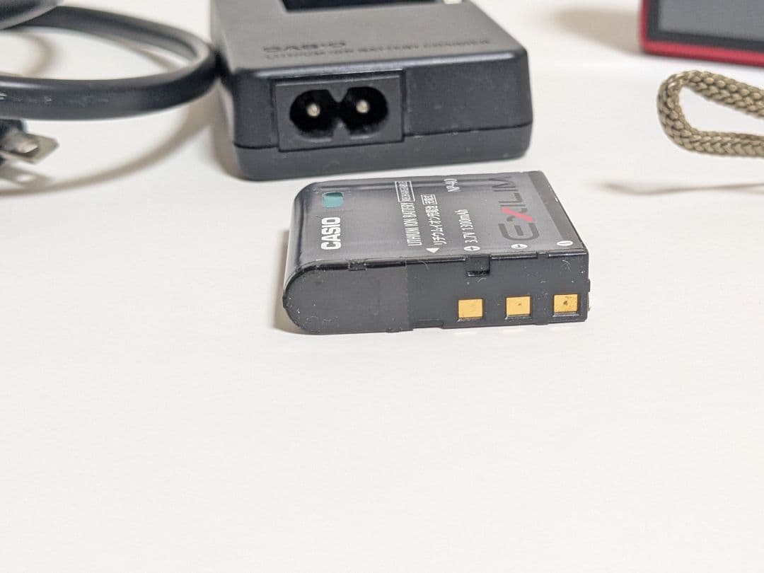 CASIO EXILIM EX-Z200 赤 CCD オールドコンデジ 充電器付