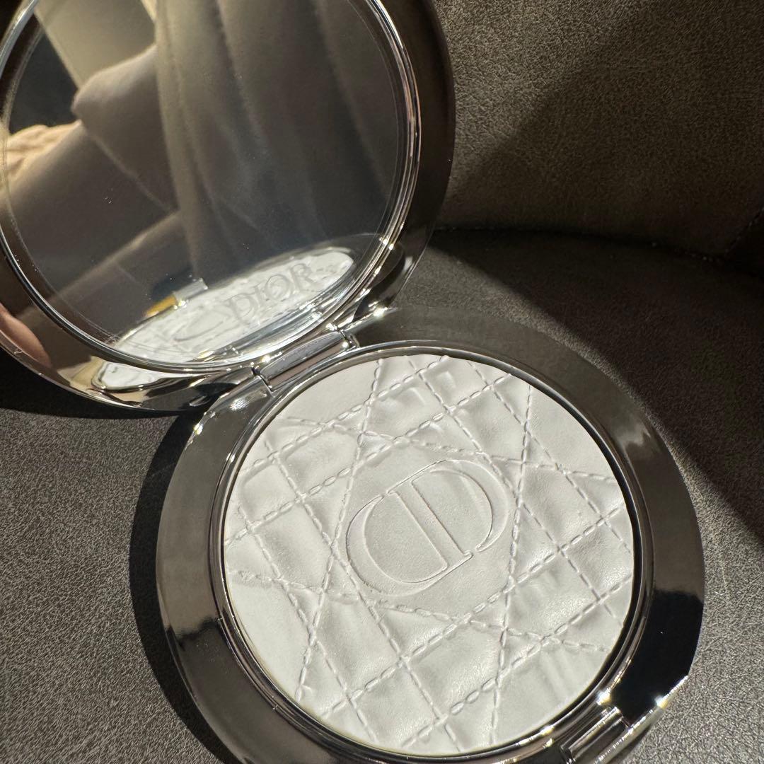 ディオールスキン フォーエヴァー ヌード ラディアント フィルター 新製品