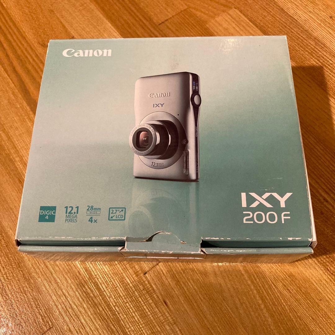 Canon IXY200F シルバー キヤノン イクシー デジカメ　付属品完備