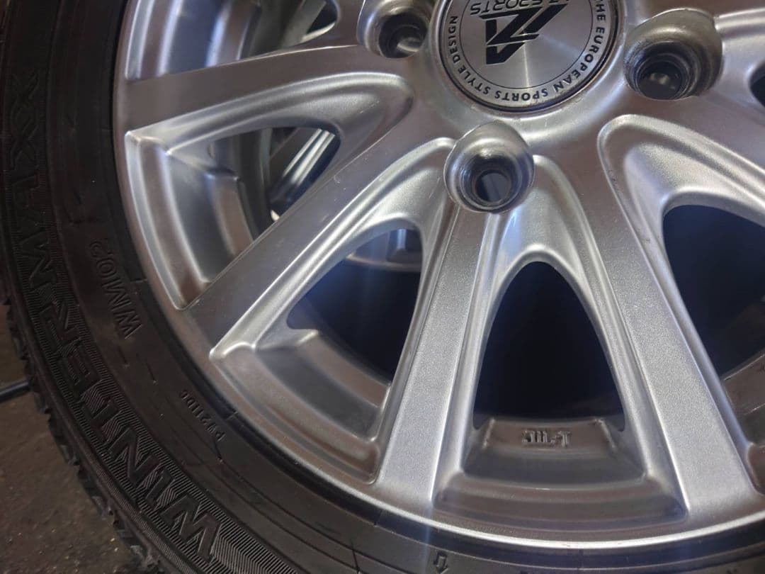 ②スタットレスタイヤ…AZ SPORTS 13インチ ホイールセット