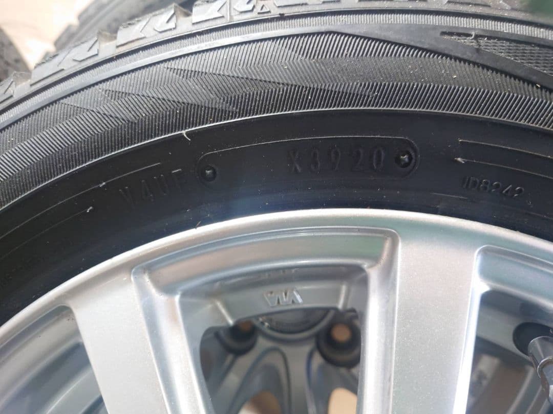 ②スタットレスタイヤ…AZ SPORTS 13インチ ホイールセット