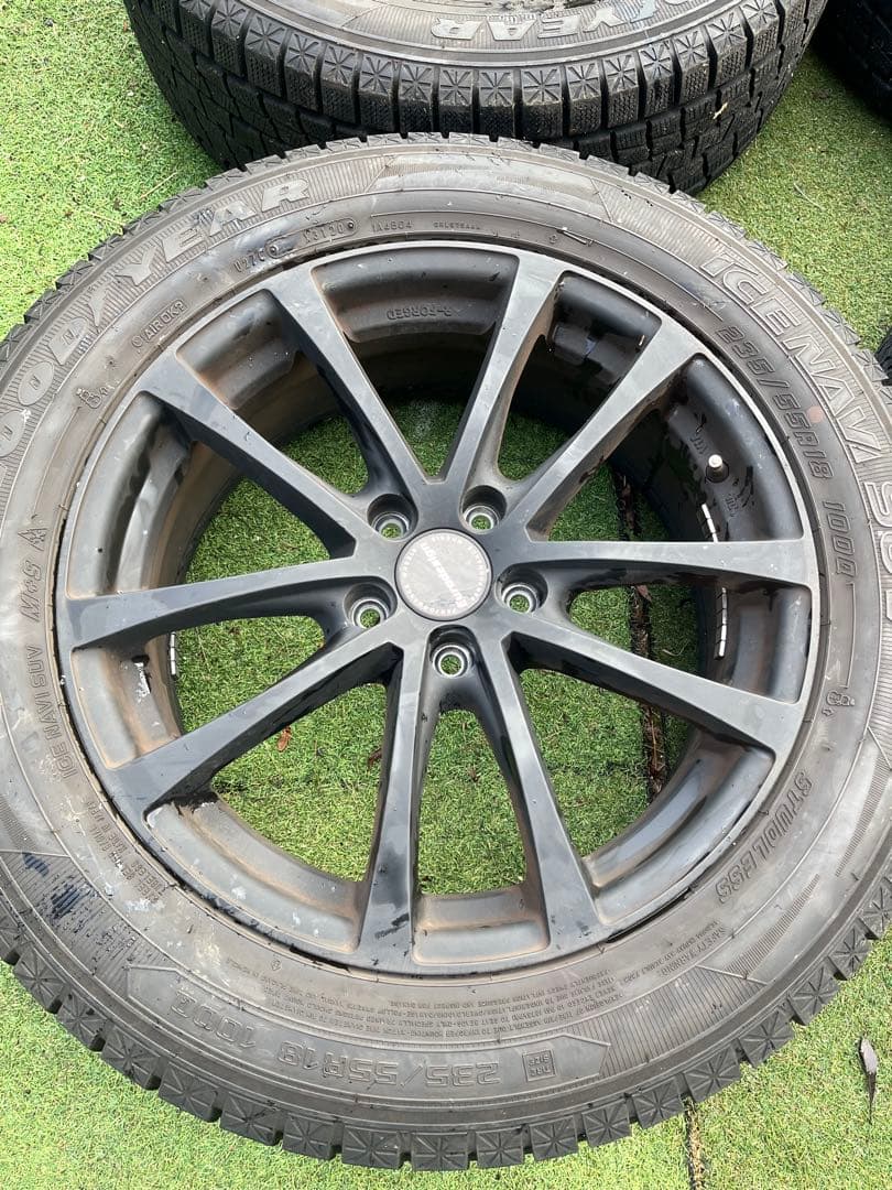 235/55R18スタッドレスタイヤ送料込み！