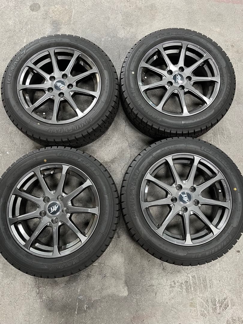 フォルクスワーゲン　ゴルフ7 中古スタッドレスタイヤ　2023年製9部山バリ溝