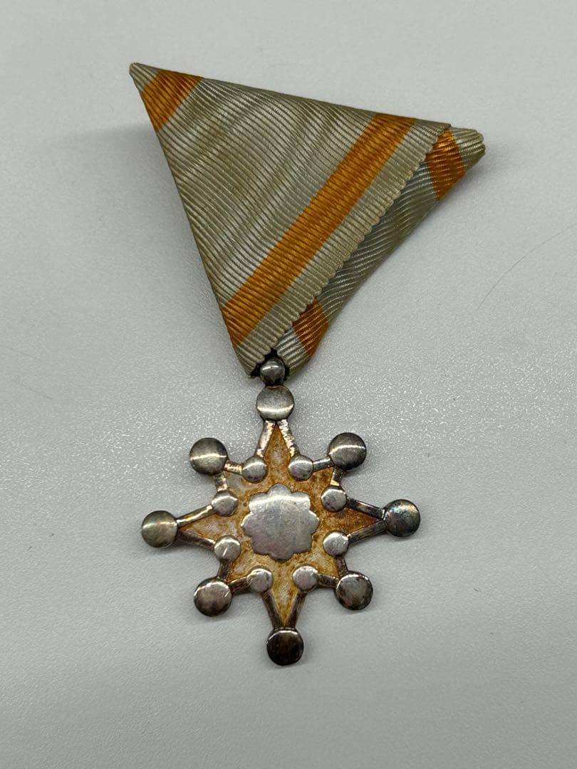 勲八等 瑞宝章 勲章 共箱 旧日本軍 ミリタリー 軍装品