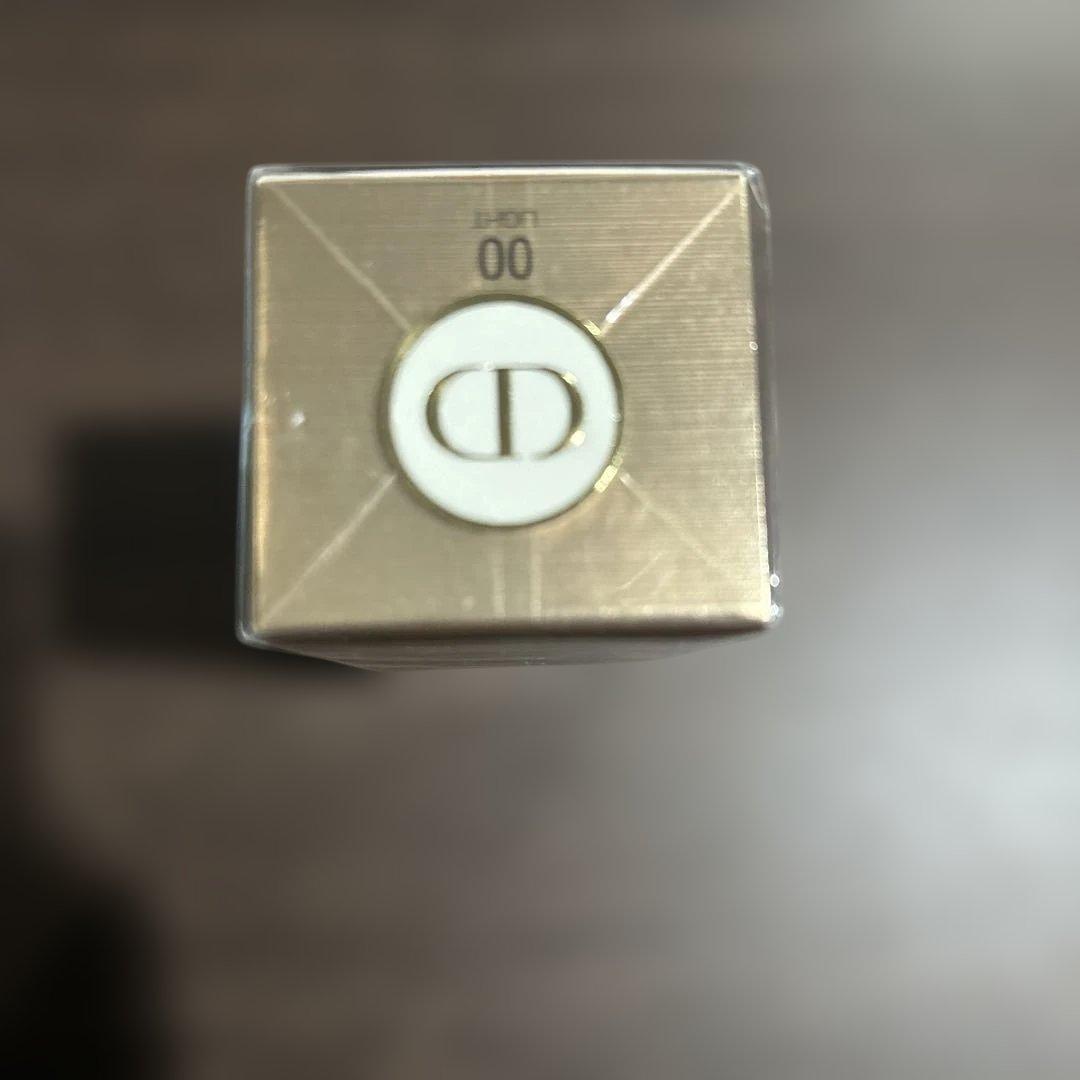 Dior プレステージホワイトルプロテクターUV ミネラルBB 00