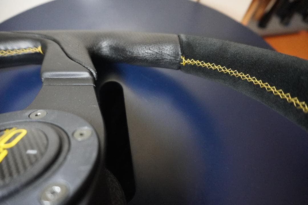 希少品　OZレーシング　ステアリング／パーソナル製（MADE IN ITALY)