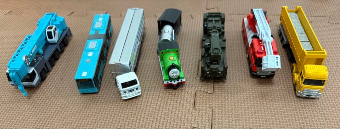 トミカまとめ売り　ケース付き　37台　ロングトミカ