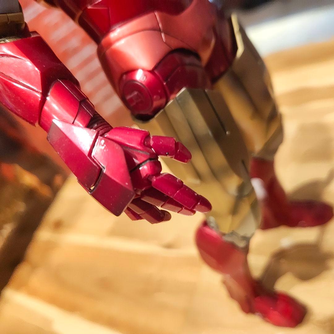 【送料無料】HOTTOYS ホットトイズ アイアンマン2 マーク6 フィギュア