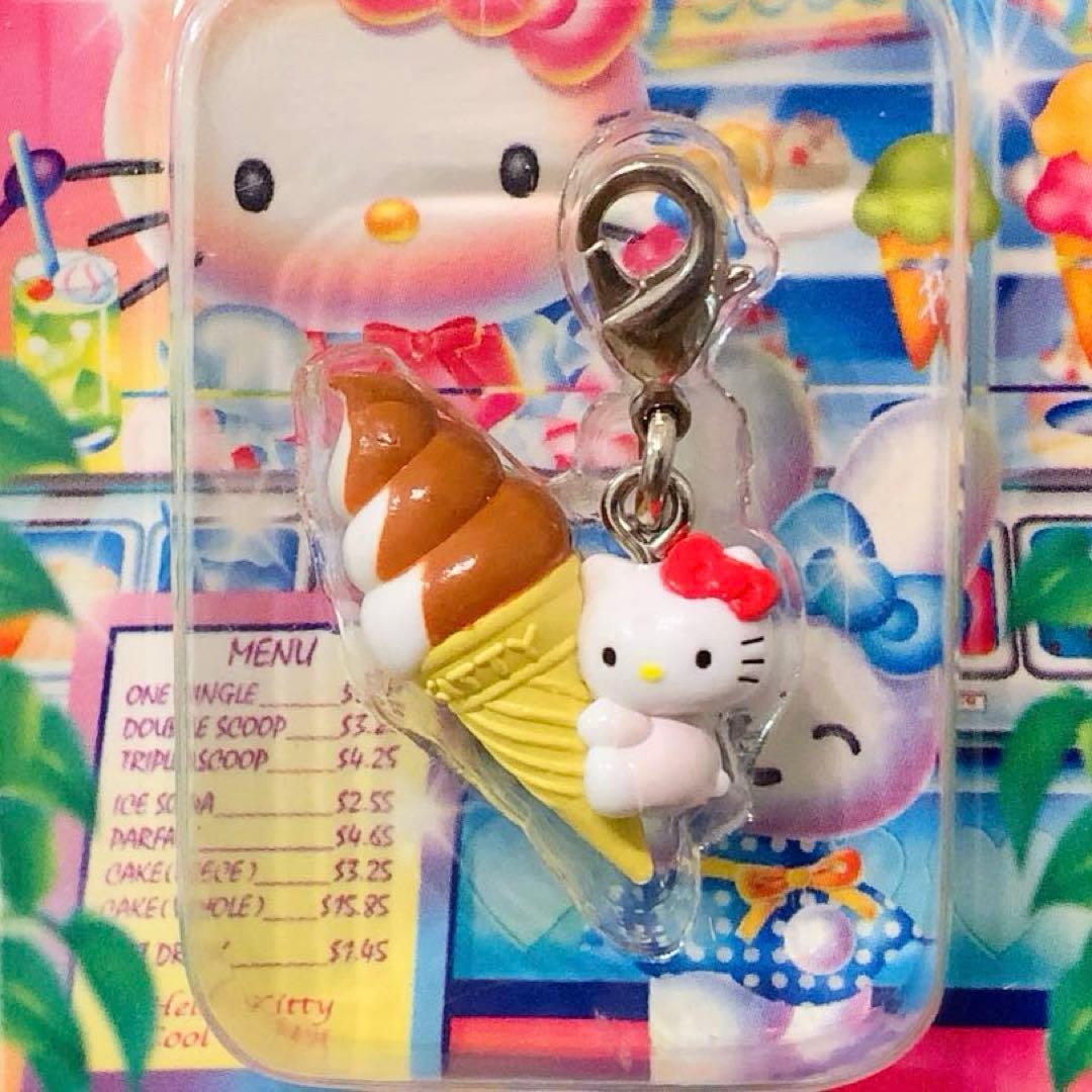 【レア】ご当地キティ　クールスイーツ　ファスナーマスコット　ツインソフトクリーム