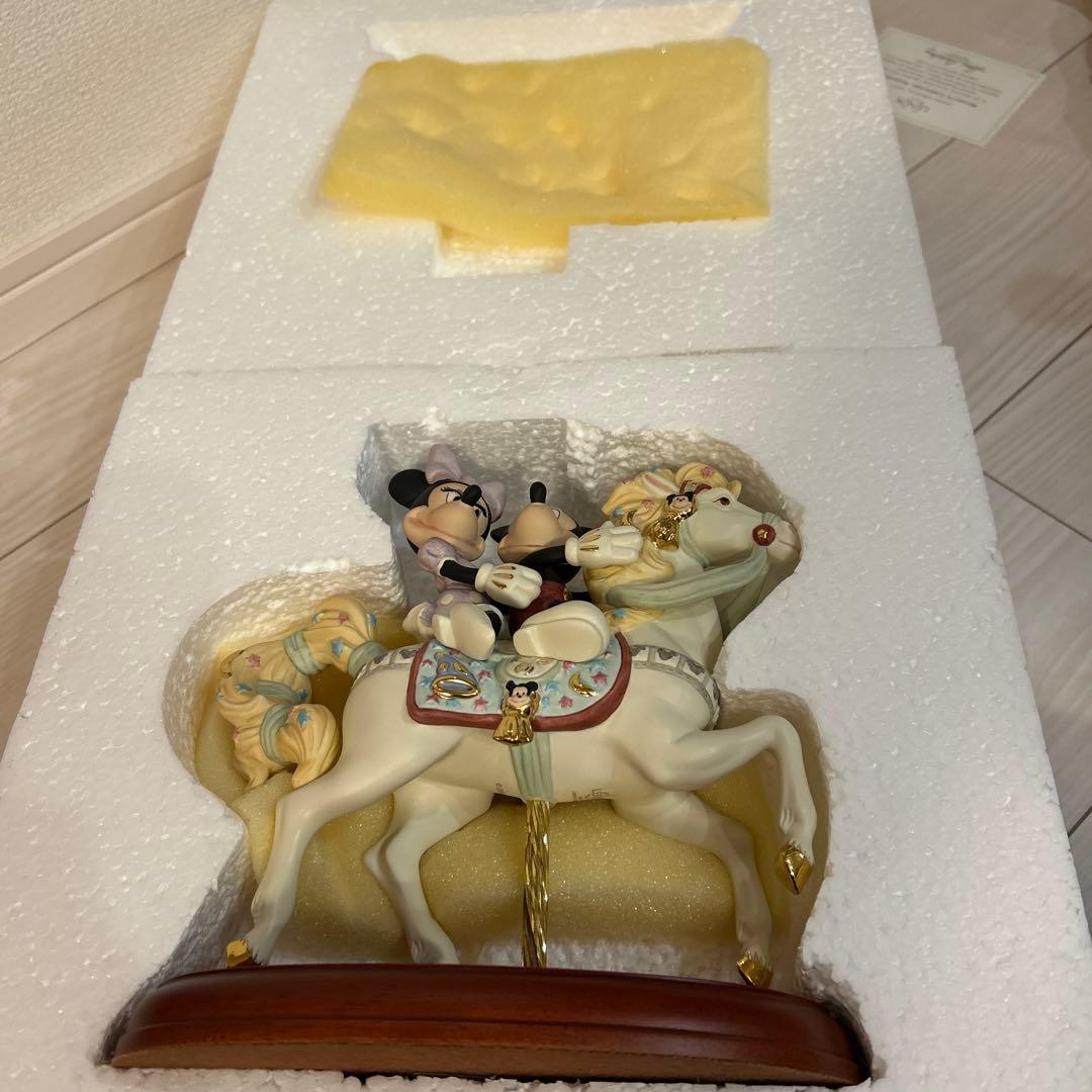 LENOX　Mickey's Carousel Romance