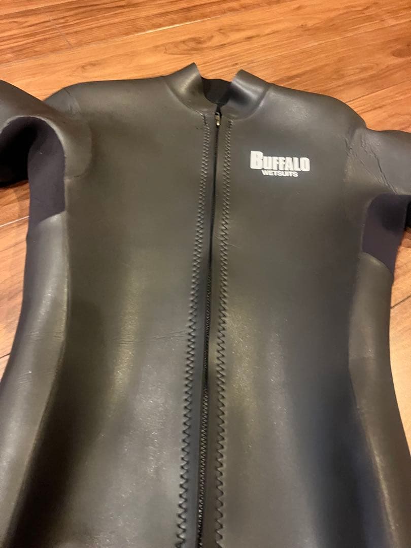 BUFFALO ウェットスーツ タッパー