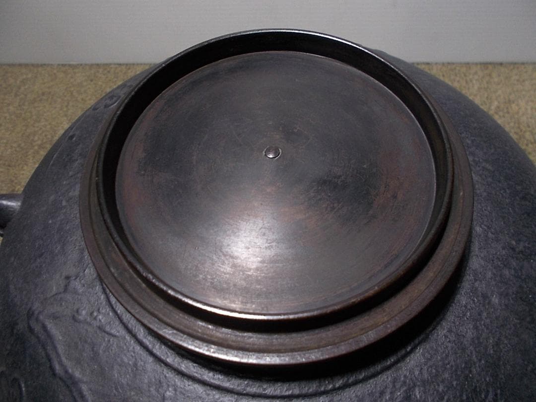 茶道具 鉄鋳物 茶釜 未使用五徳 風炉 桜地紋 底瓦 送料込み