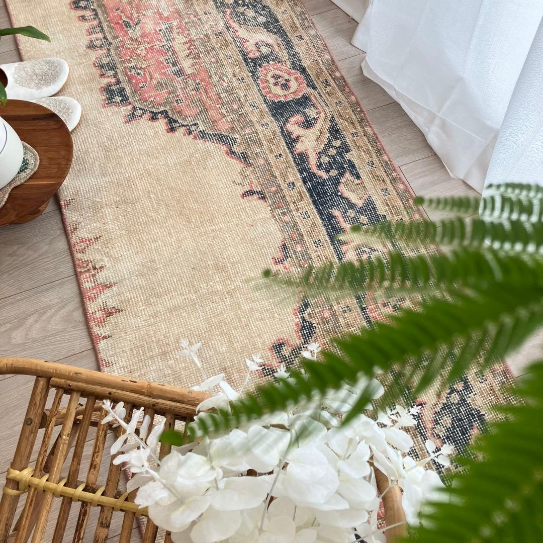 ペールミルキー✳︎62×147✳︎ピンク　ライン深ブルー　トルコヴィンテージラグ