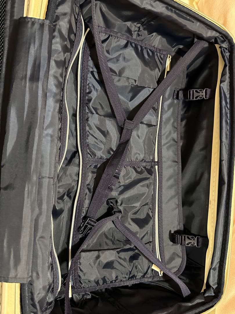 白色スーツケース拡張ファスナー付／鍵2本付属（公開は12/16まで）