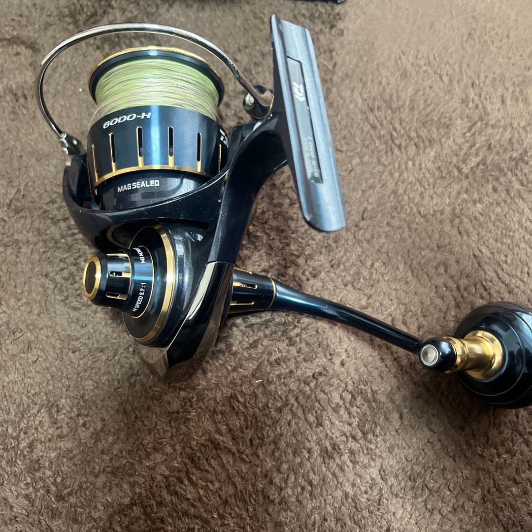 23ソルティガ6000H スピニングリール