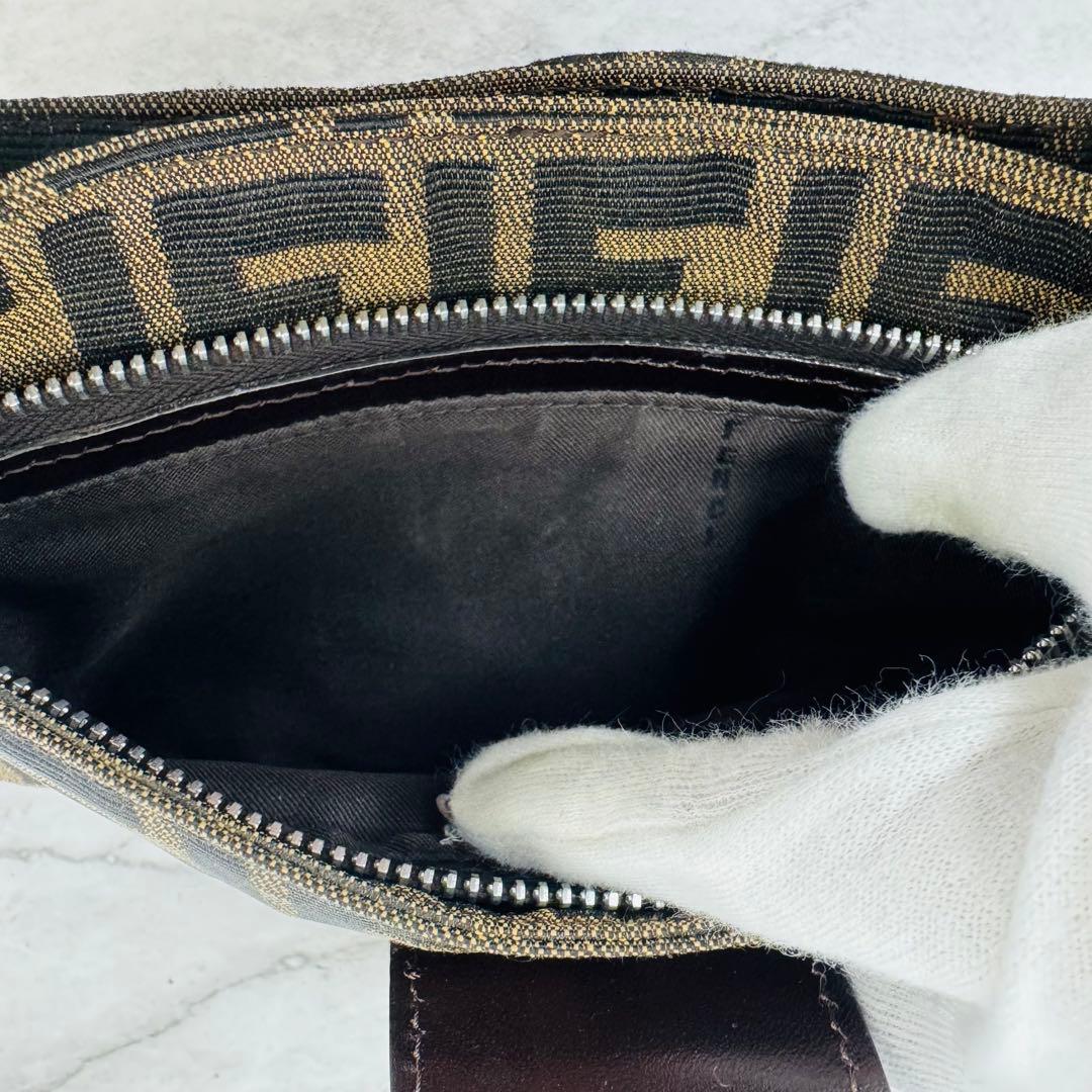 ✨FENDI✨フェンディ✨ズッカ柄✨シルバー金具✨ブラウン✨ハンドバッグ✨