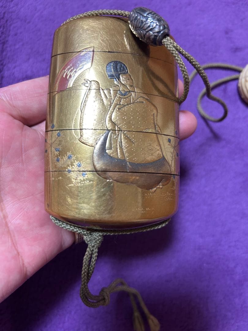 金色 漆器 印籠 根付 薬入れ 小物入れ オブジェ